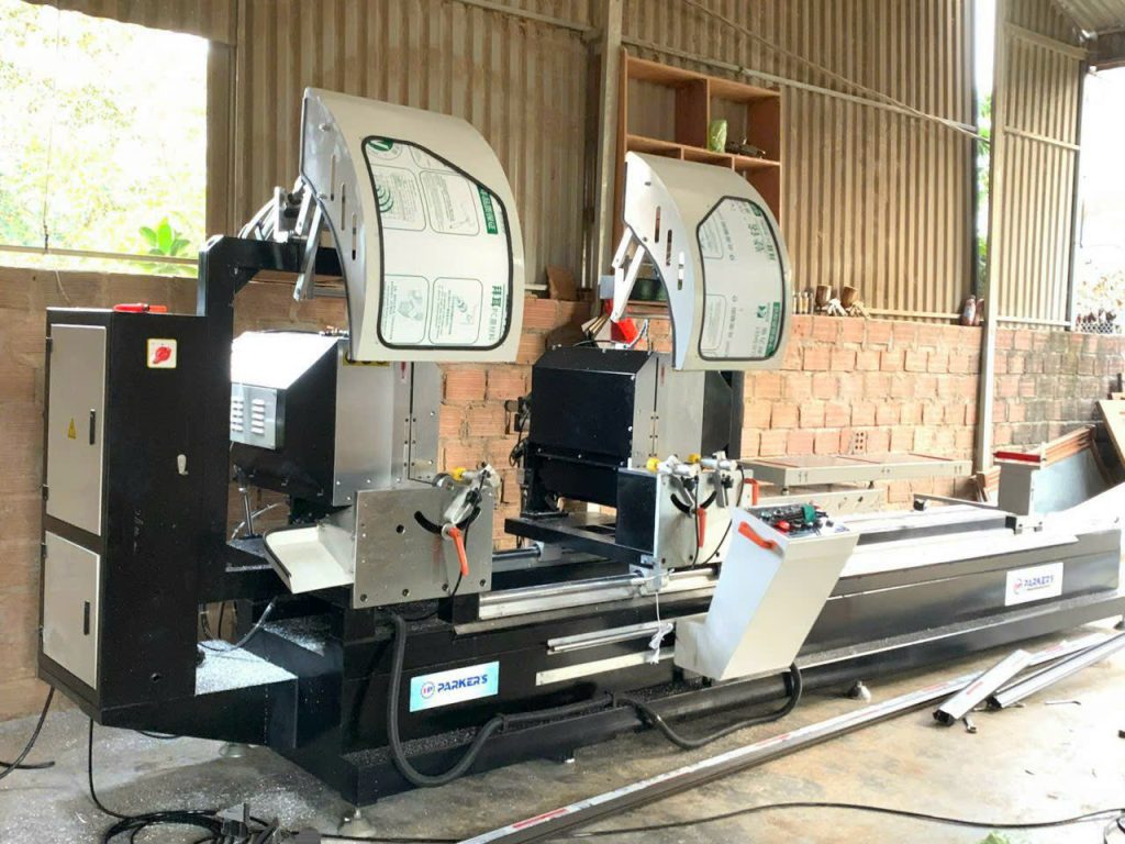 Máy cắt nhôm 2 đầu 09 huaxin