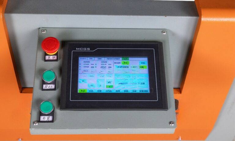 man-hinh-dieu-khien-may-khoan-khoa-cnc-s1200